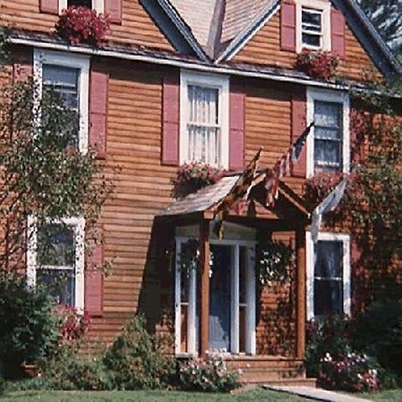 Chesapeake Inn Of レノックス エクステリア 写真